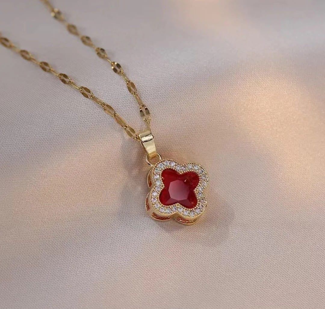 Red clover necklace